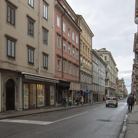 Apartment Piazza Goldoni Mazzini *free Wifi* Trieste